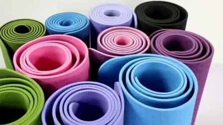 Estera de yoga TPE negra reciclable mate, biodegradable, sostenible, respetuosa con el medio ambiente, antideslizante, deportiva, para hacer ejercicio